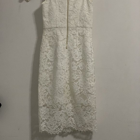 Perfect White Lace Dress - Picture 4 of 7